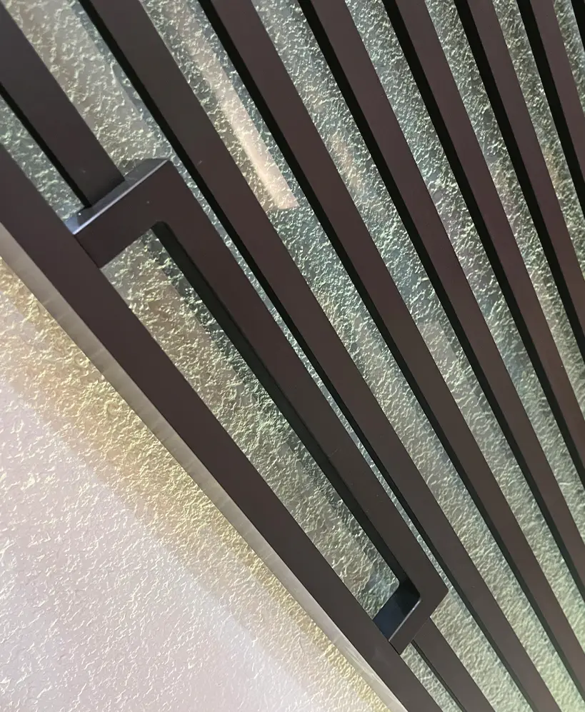 Alluminio, vetro e affascinanti geometrie