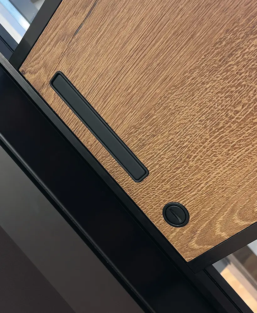 Il legno ridisegnato dal vetro